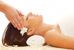 head-massage-aromatherapy